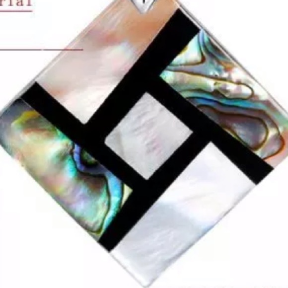 🆕 Natural Shell Square Necklace with Chain - Picture 3 of 3